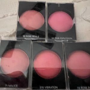 5 testers of Chanel blush